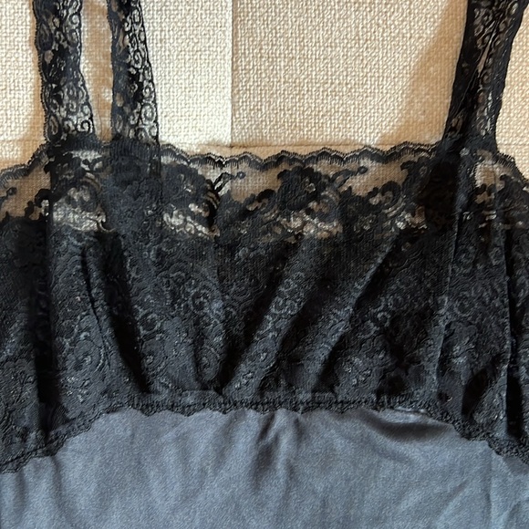 Closing closet ⭐️Vintage 90s Black Lingerie Lace and Satin Boudoir Top - Picture 2 of 4
